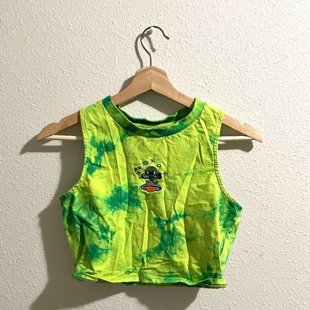 Sleeveless Alien Crop Top